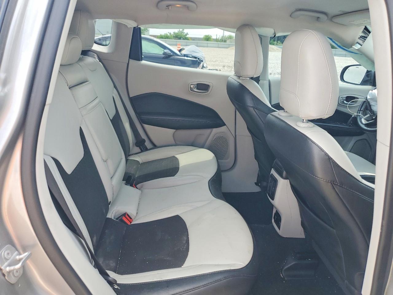 2019 JEEP COMPASS photo 21
