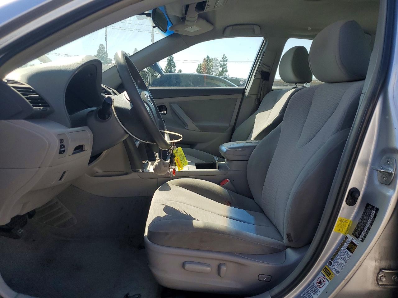 2011 TOYOTA CAMRY LE photo 19