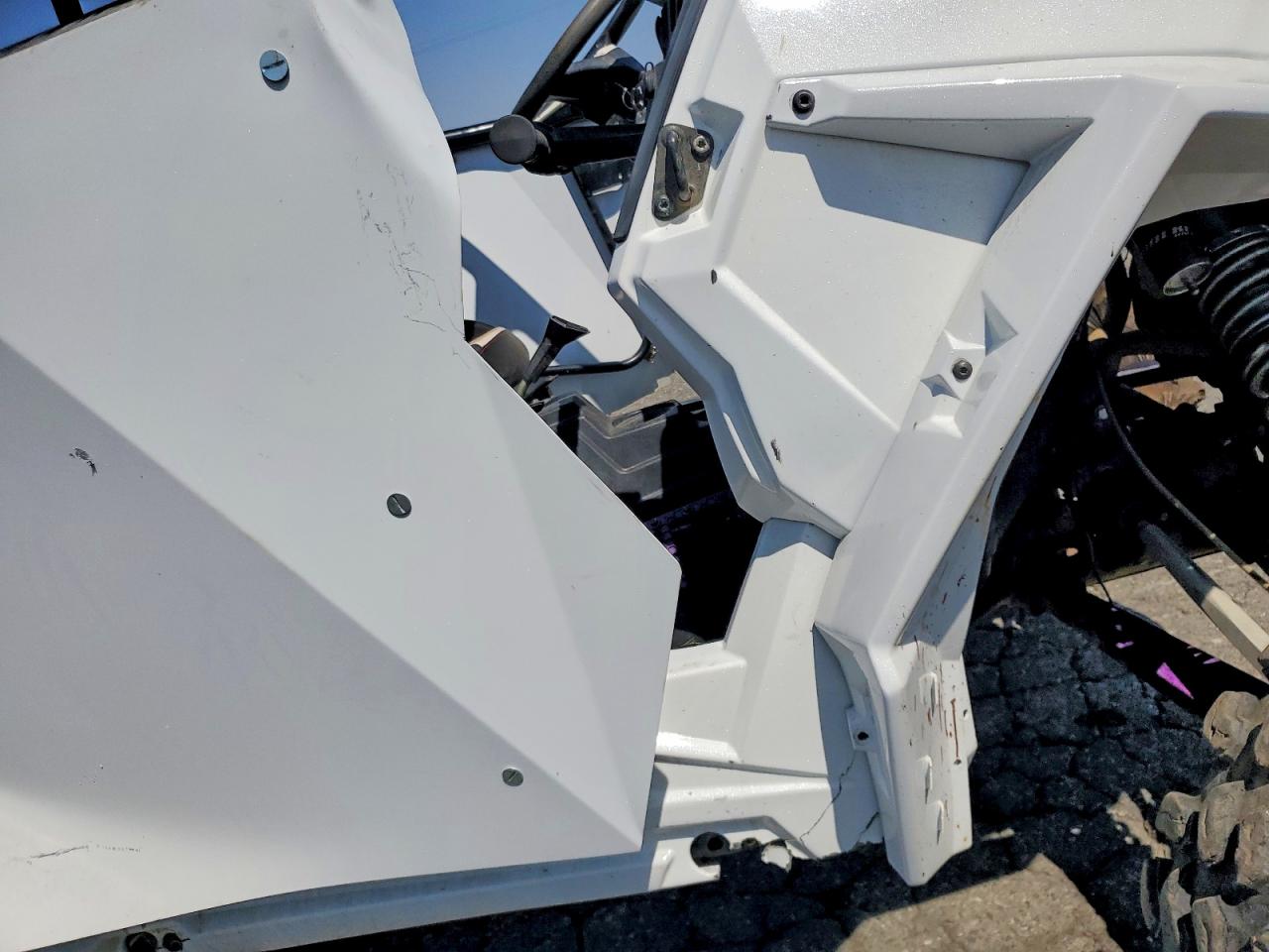 2015 POLARIS RZR UTILITY VEHICLE photo 17