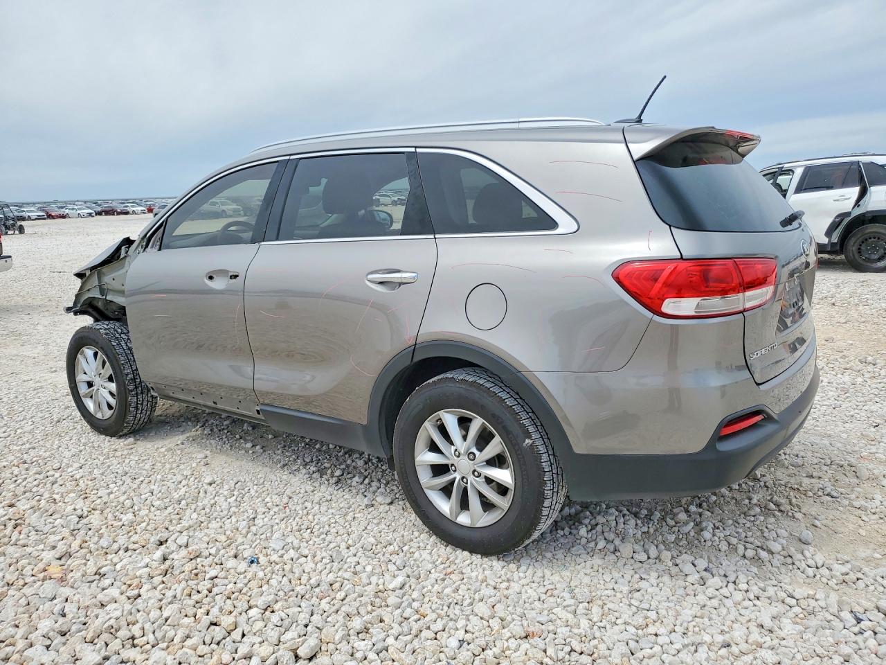 2017 KIA SORENTO LX photo 2