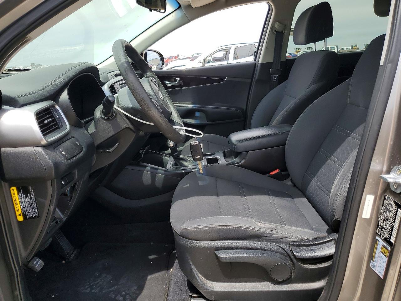 2017 KIA SORENTO LX photo 7