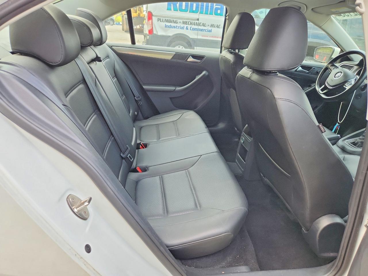 2017 VOLKSWAGEN JETTA SE photo 28