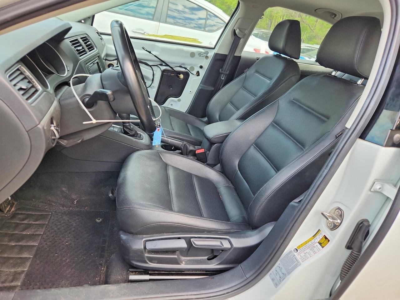 2017 VOLKSWAGEN JETTA SE photo 19