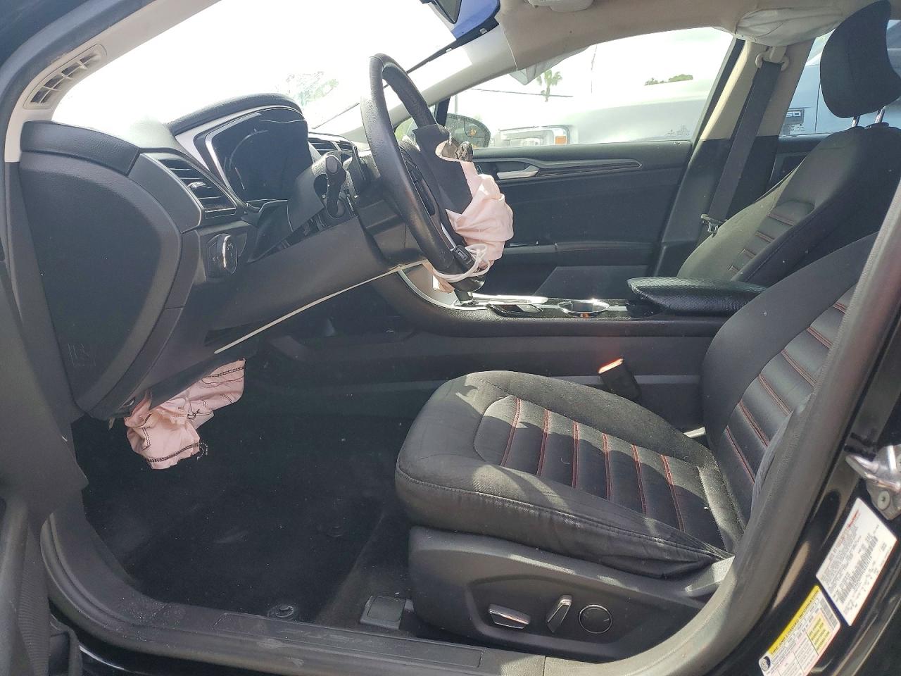 2016 FORD FUSION SE photo 19