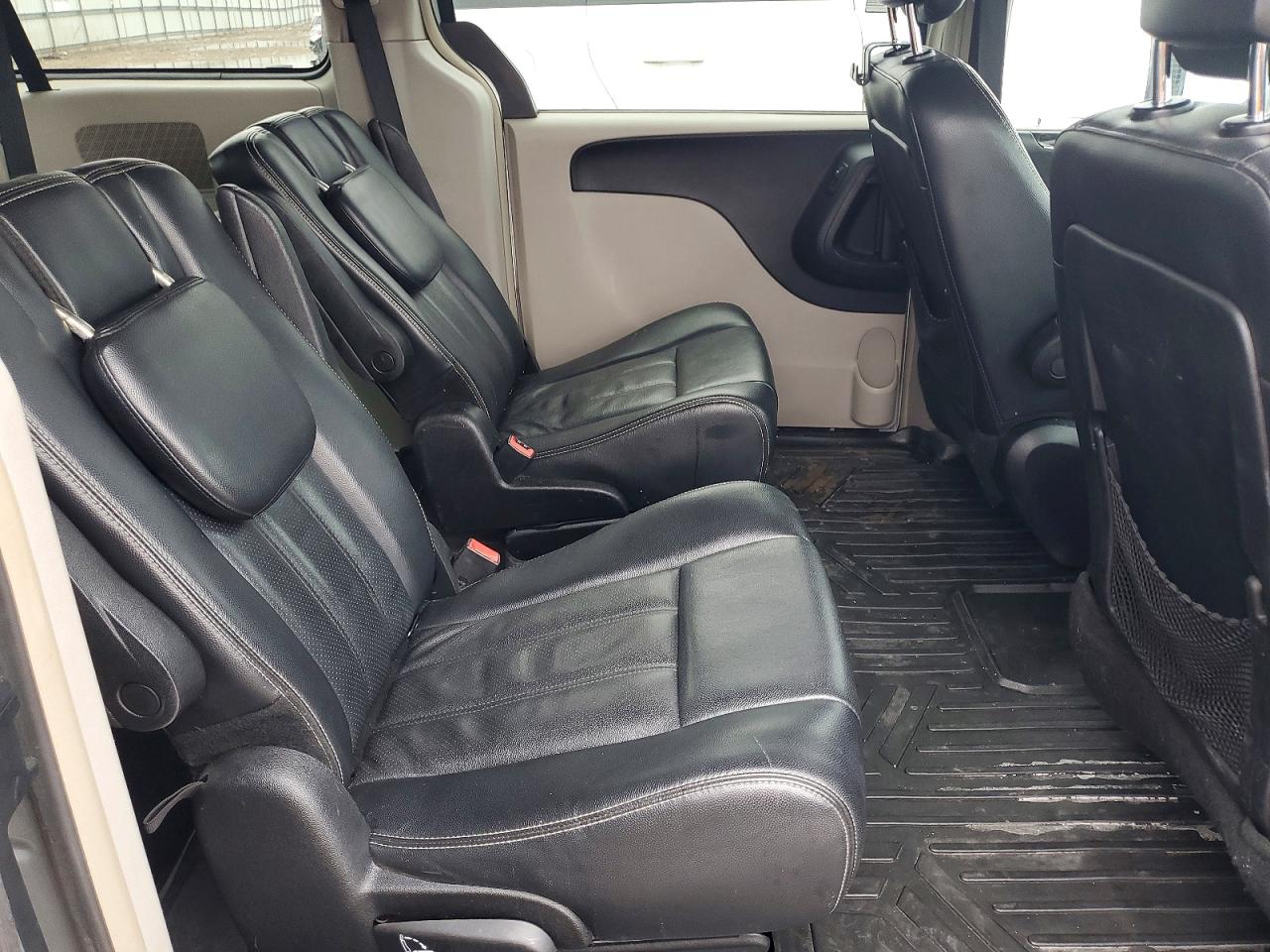 2012 CHRYSLER TOWN & COUNTRY TOURING photo 11