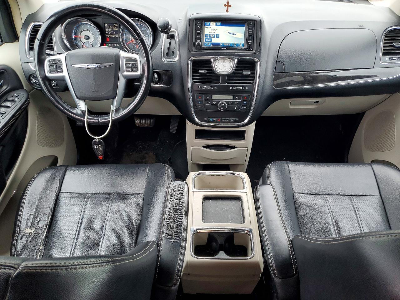 2012 CHRYSLER TOWN & COUNTRY TOURING photo 8