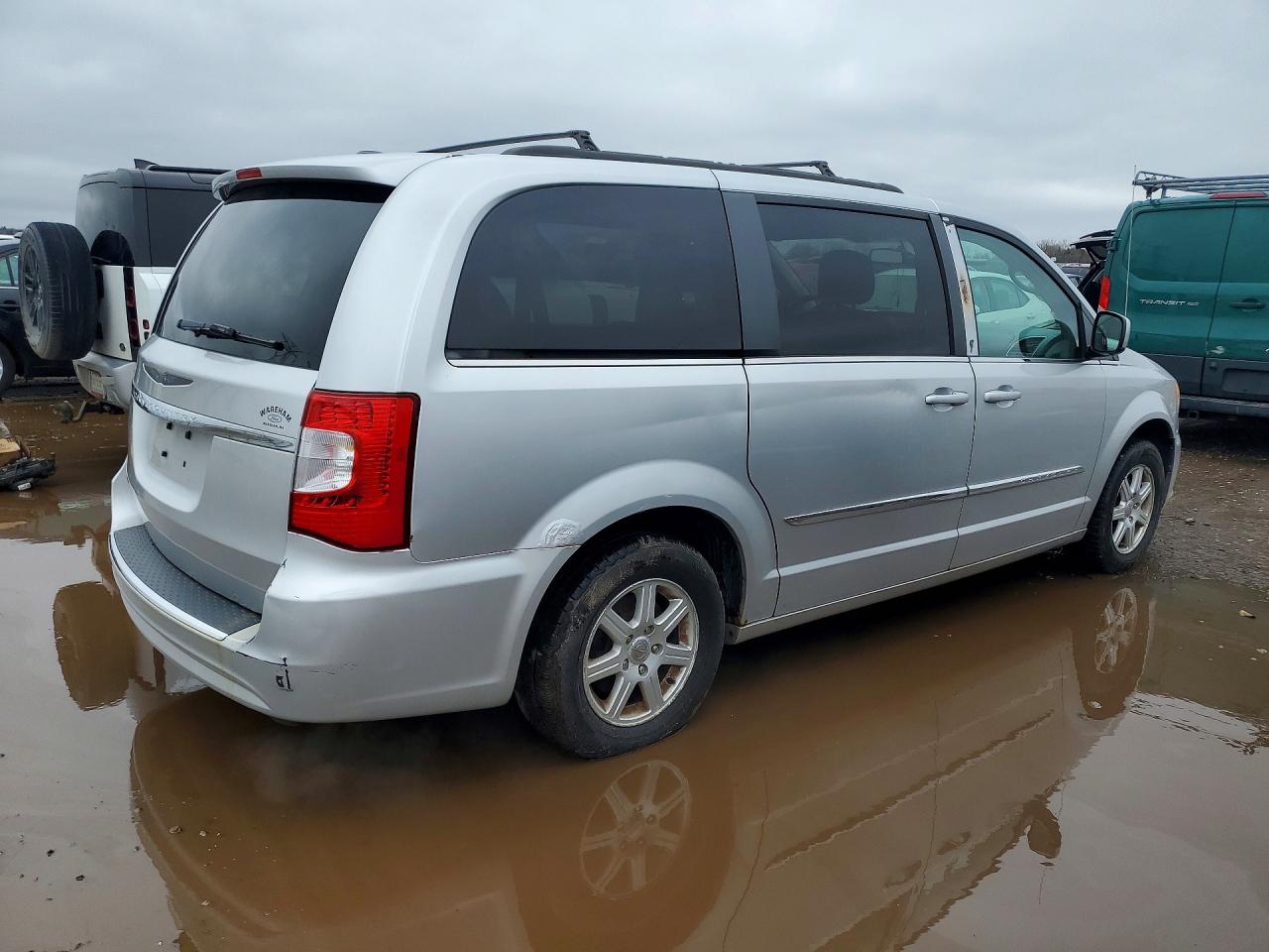 2012 CHRYSLER TOWN & COUNTRY TOURING photo 3