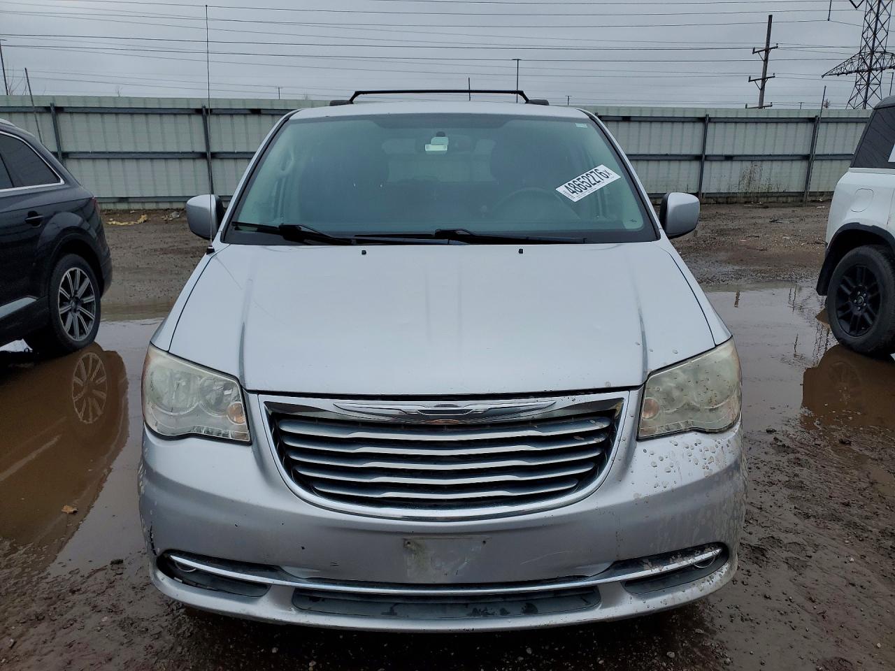2012 CHRYSLER TOWN & COUNTRY TOURING photo 5