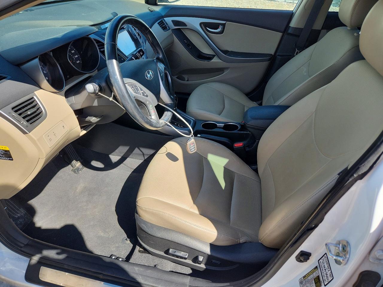 2015 HYUNDAI ELANTRA photo 13