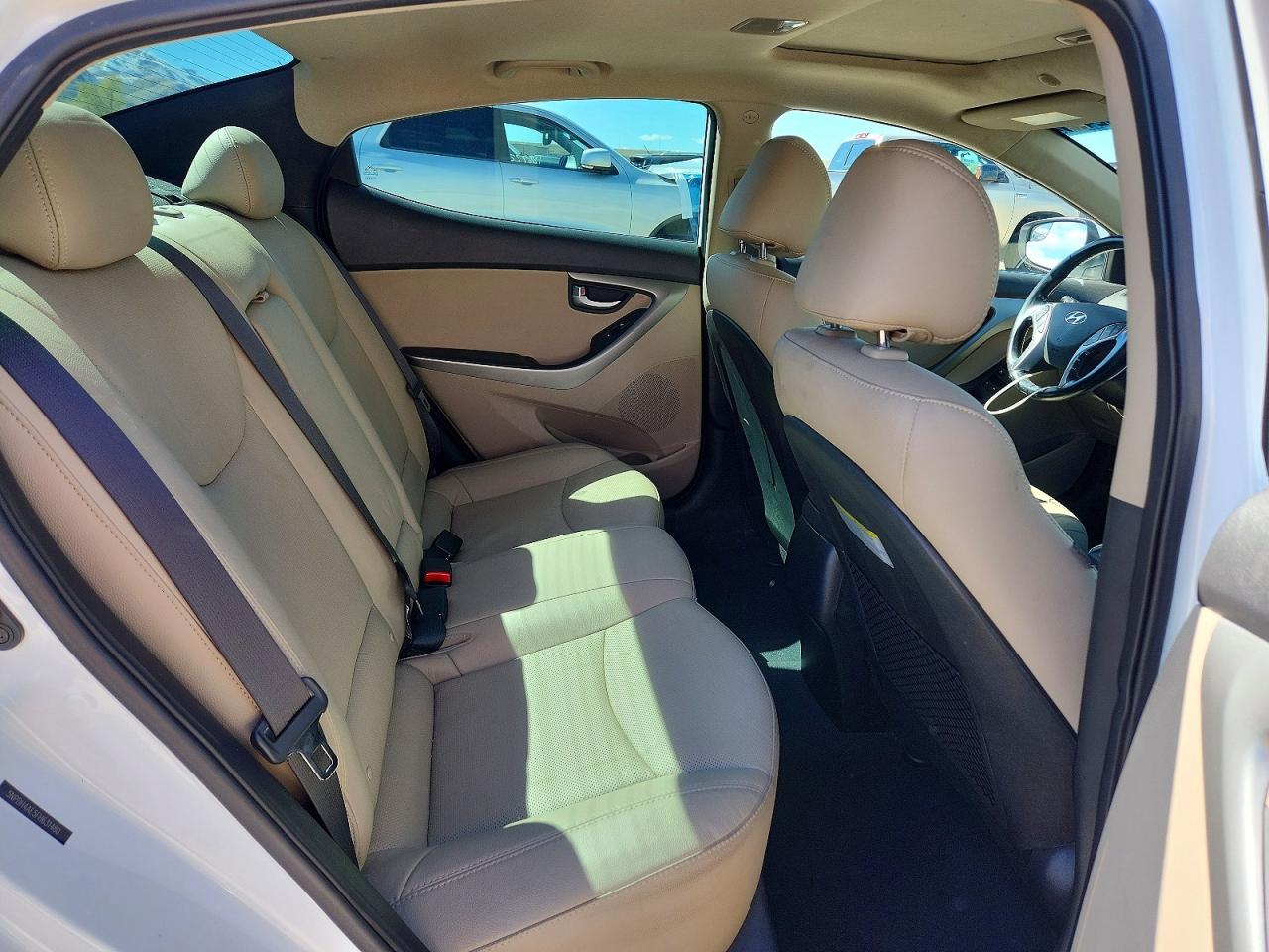 2015 HYUNDAI ELANTRA photo 19