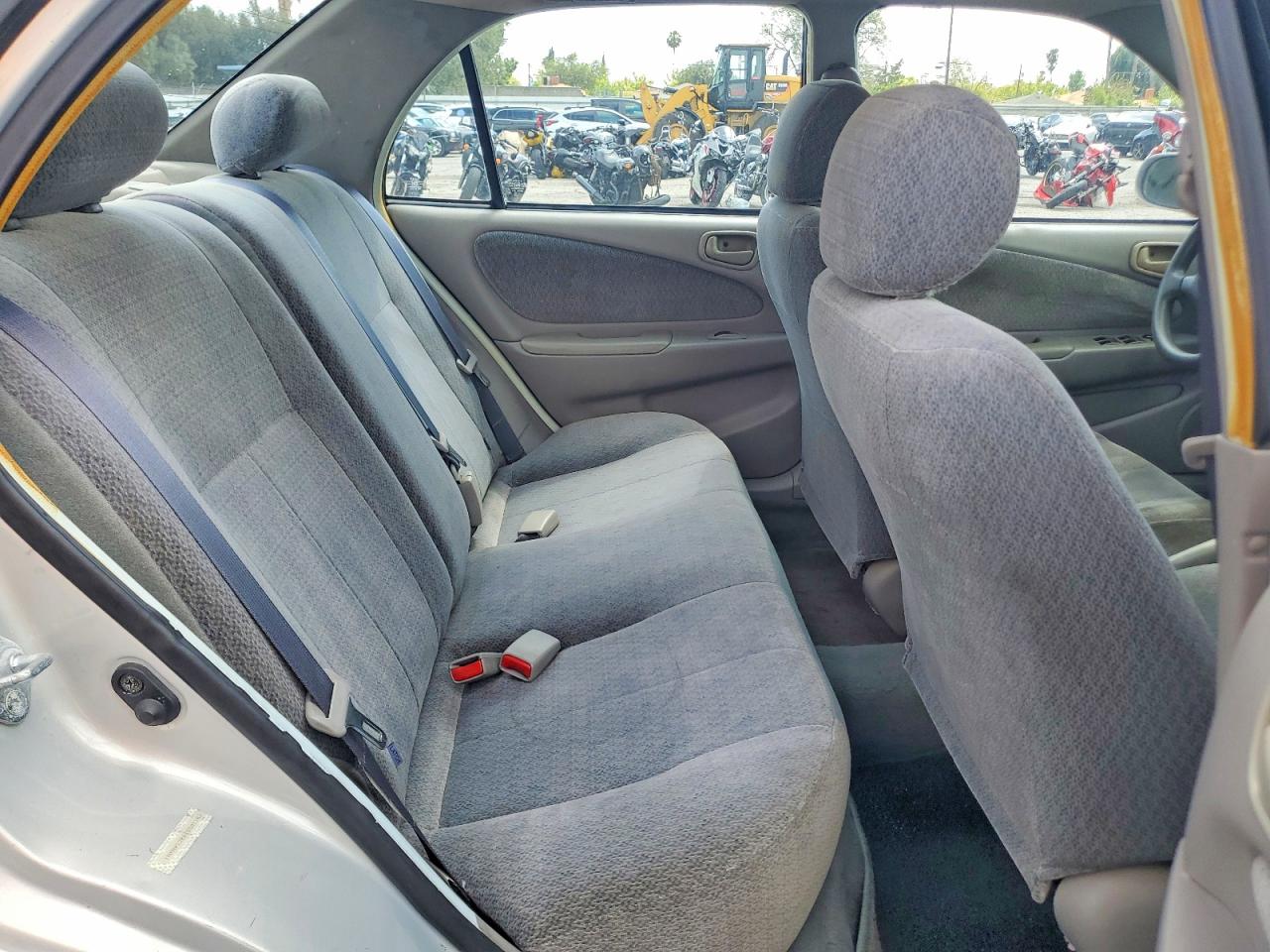 2001 TOYOTA COROLLA LE photo 19