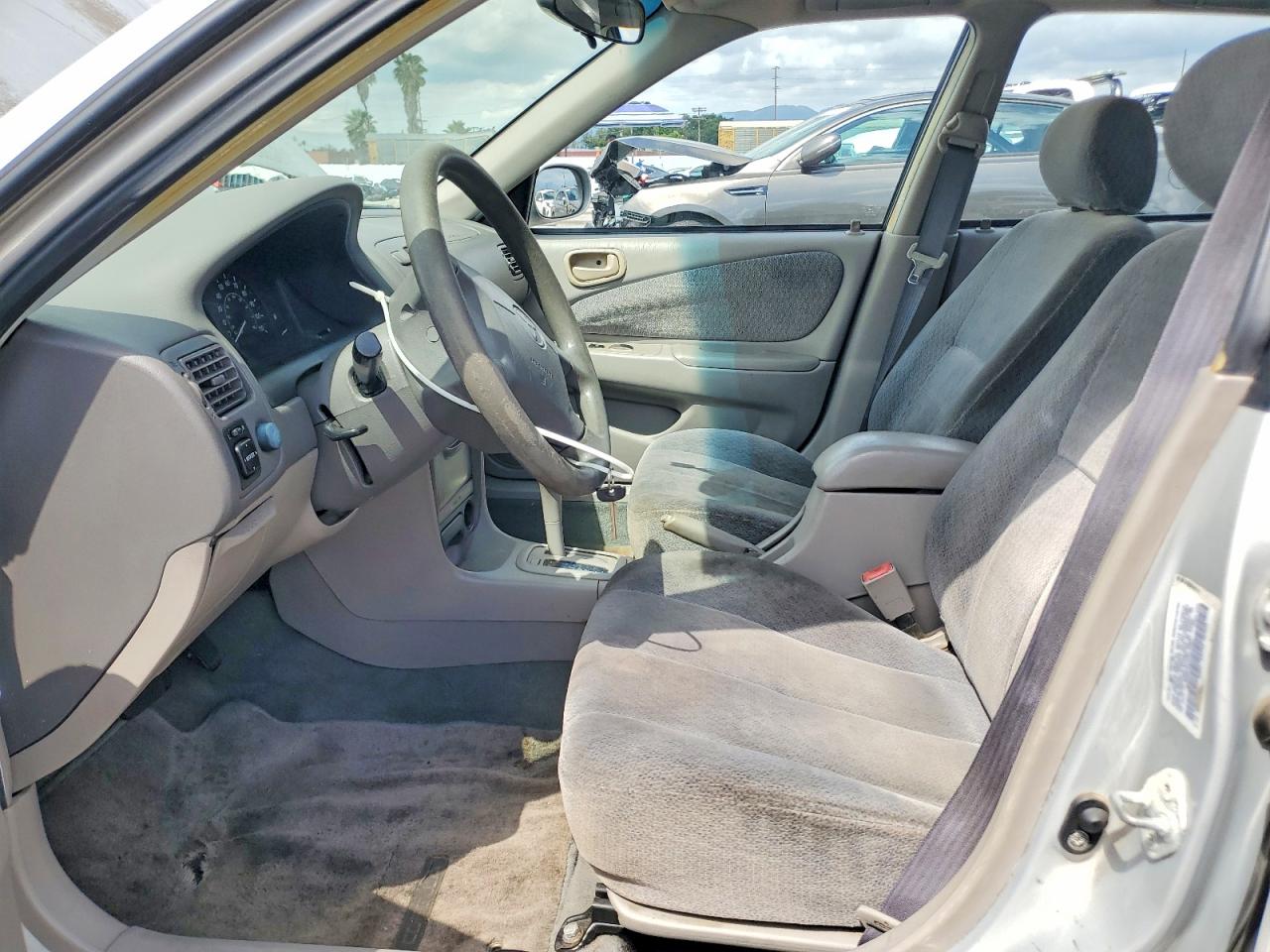 2001 TOYOTA COROLLA LE photo 13