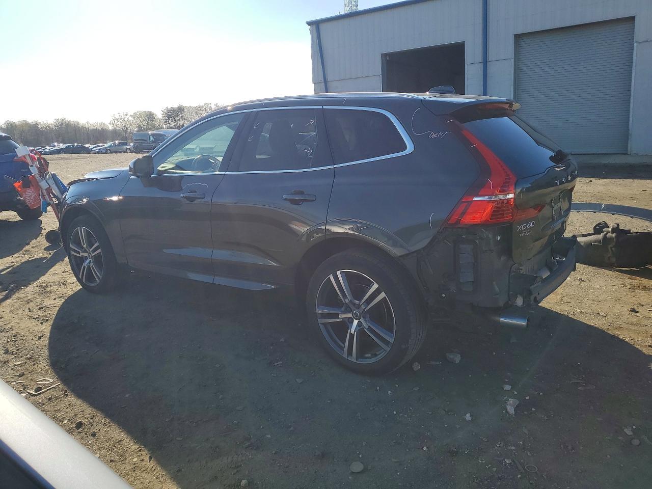 2021 VOLVO XC60 T5 MOMENTUM photo 3