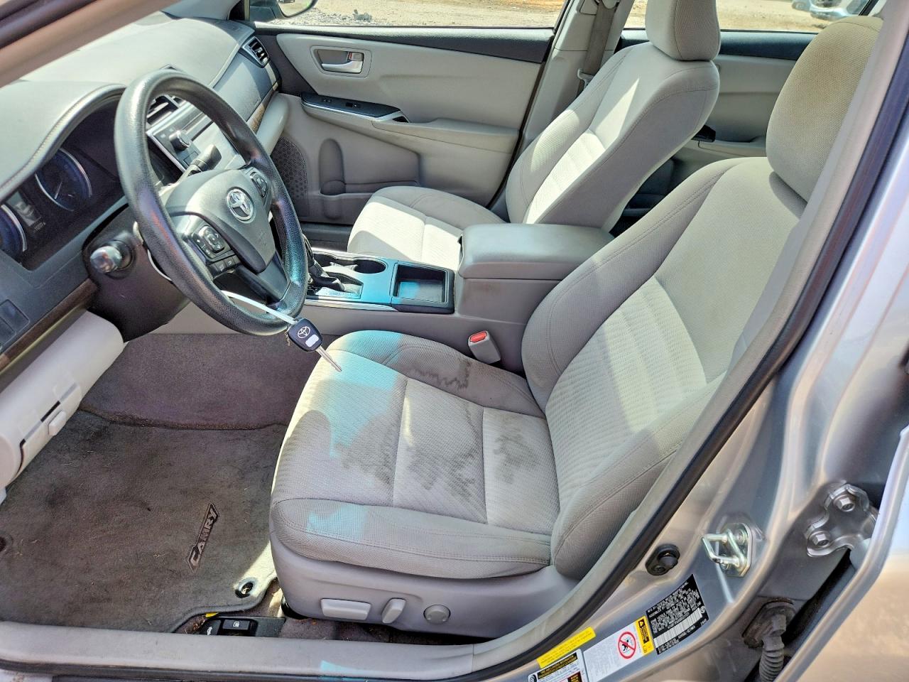 2016 TOYOTA CAMRY LE photo 19
