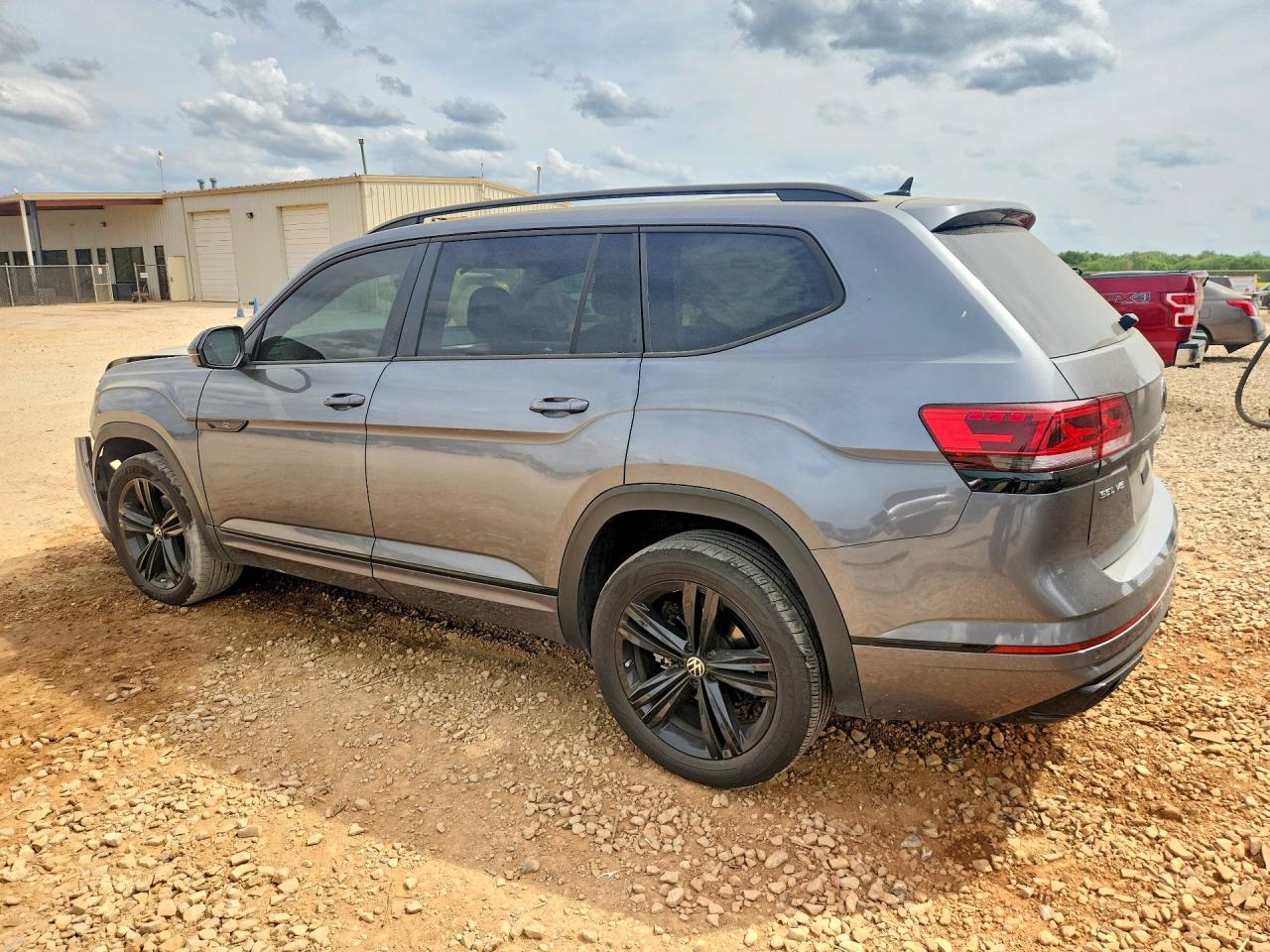 2023 VOLKSWAGEN ATLAS SEL R-LINE photo 4