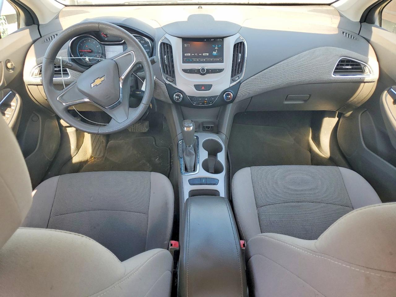2017 CHEVROLET CRUZE LS photo 15