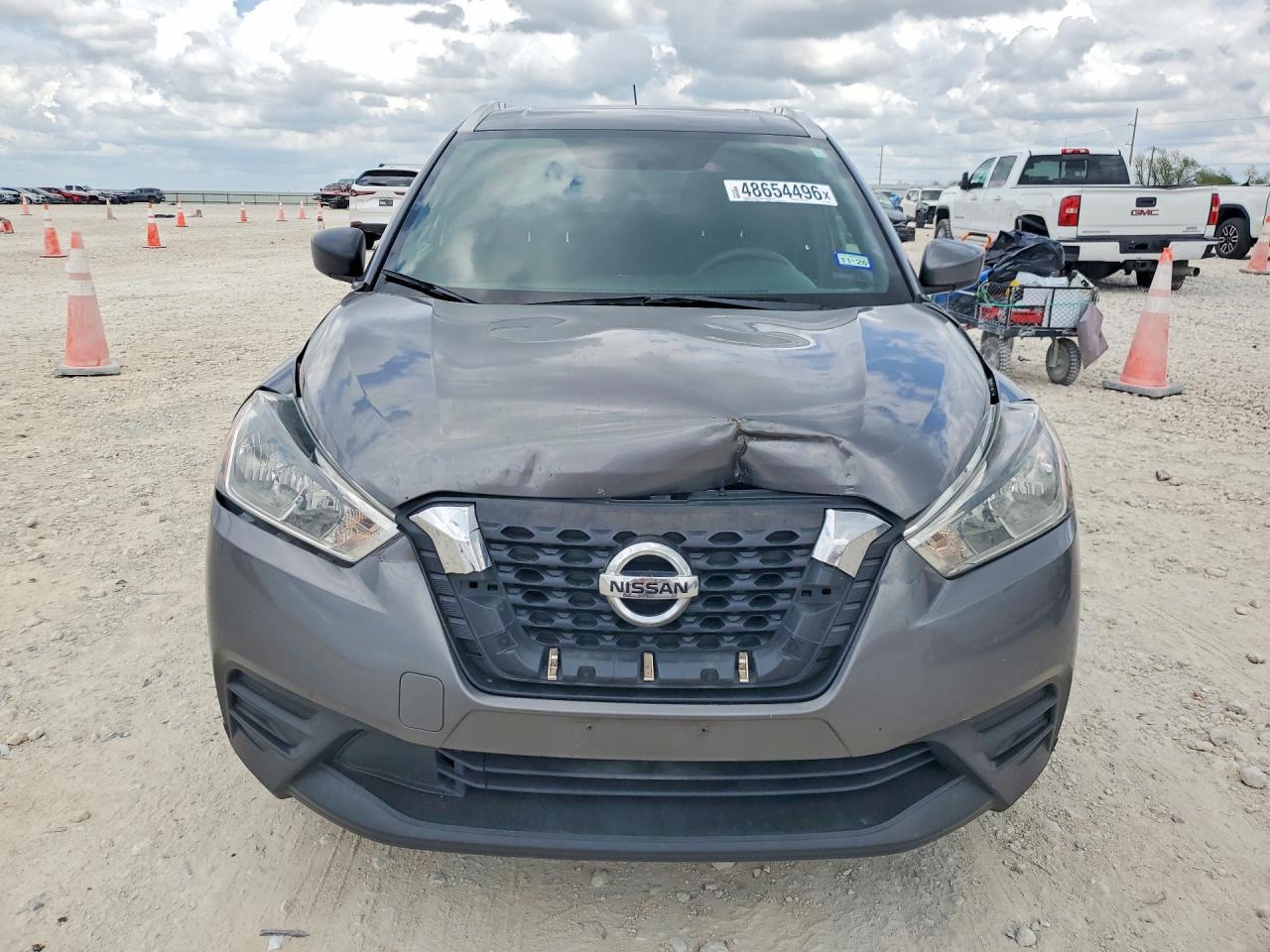 2018 NISSAN KICKS SV photo 9