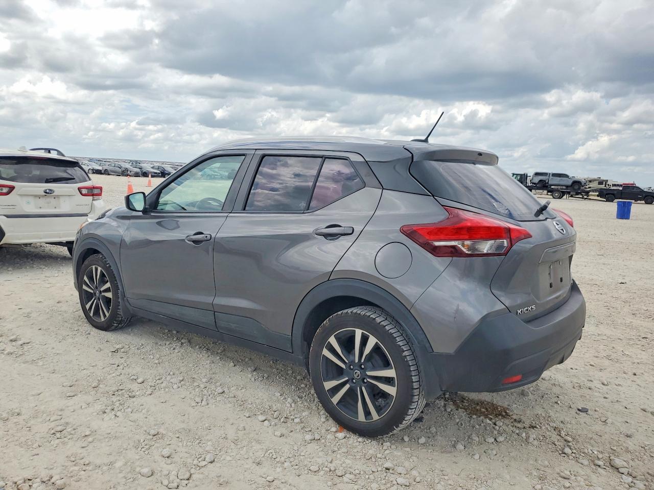 2018 NISSAN KICKS SV photo 3