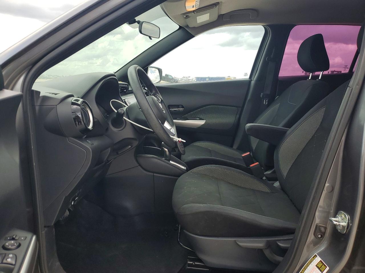 2018 NISSAN KICKS SV photo 13
