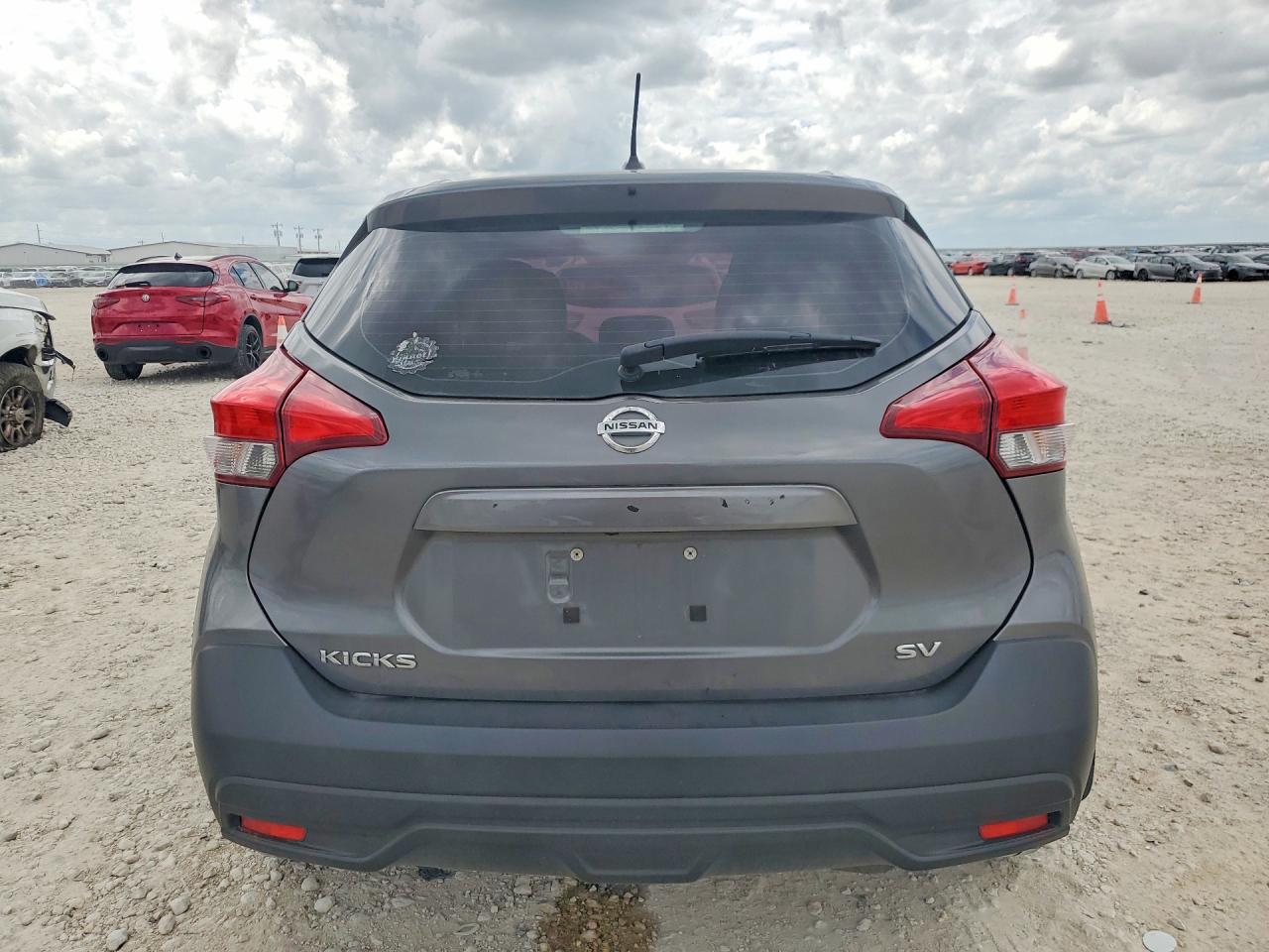 2018 NISSAN KICKS SV photo 11