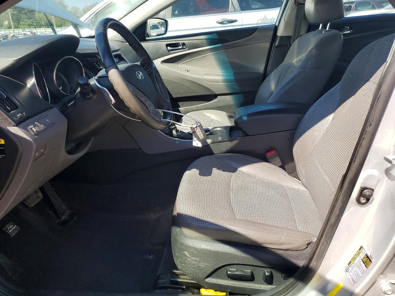 2012 HYUNDAI SONATA SE photo 7
