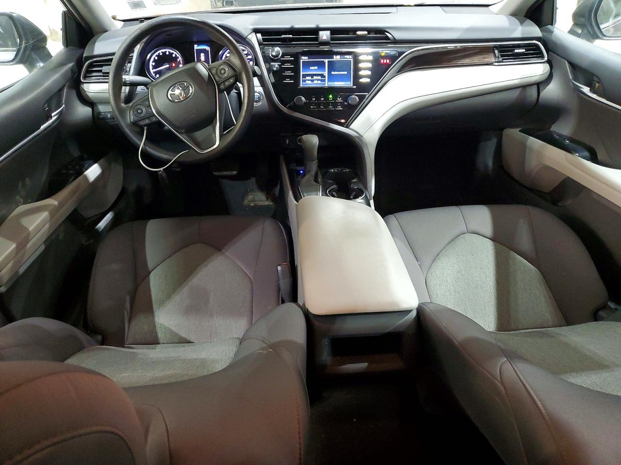 2019 TOYOTA CAMRY LE photo 15