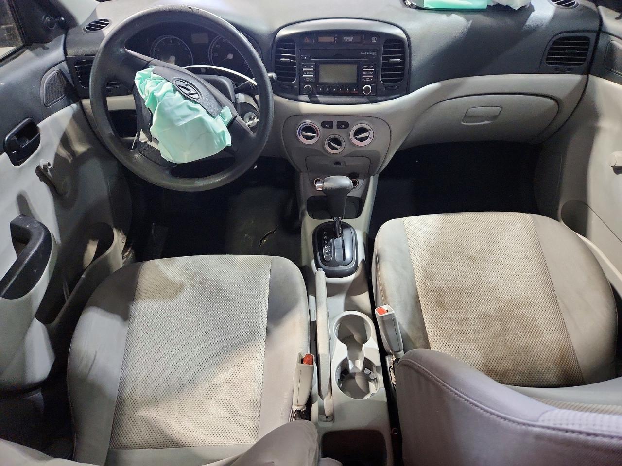 2010 HYUNDAI ACCENT GLS photo 15