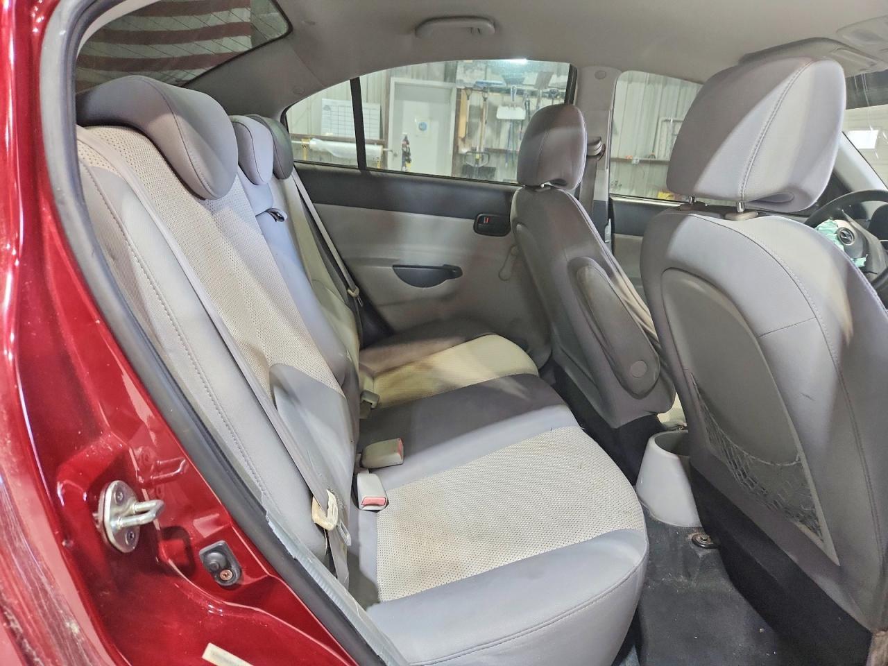 2010 HYUNDAI ACCENT GLS photo 19