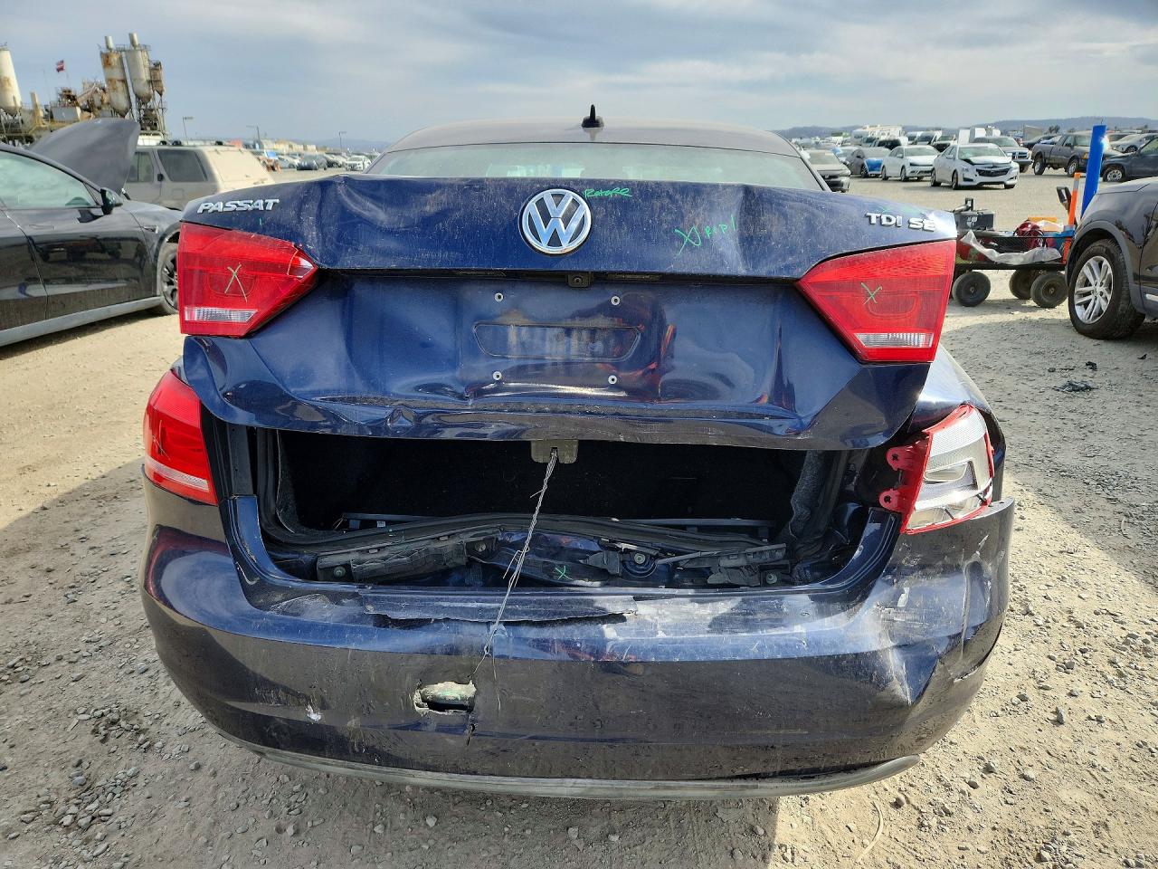 2015 VOLKSWAGEN PASSAT SE photo 11