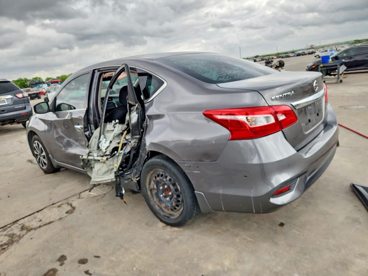 2019 NISSAN SENTRA S photo 2