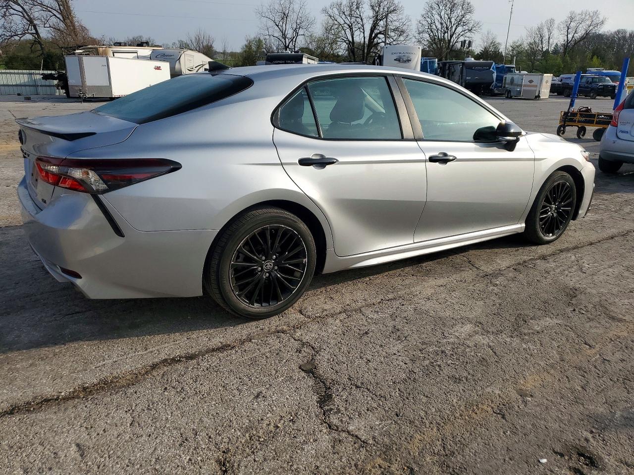 2022 TOYOTA CAMRY SE NIGHTSHADE photo 5