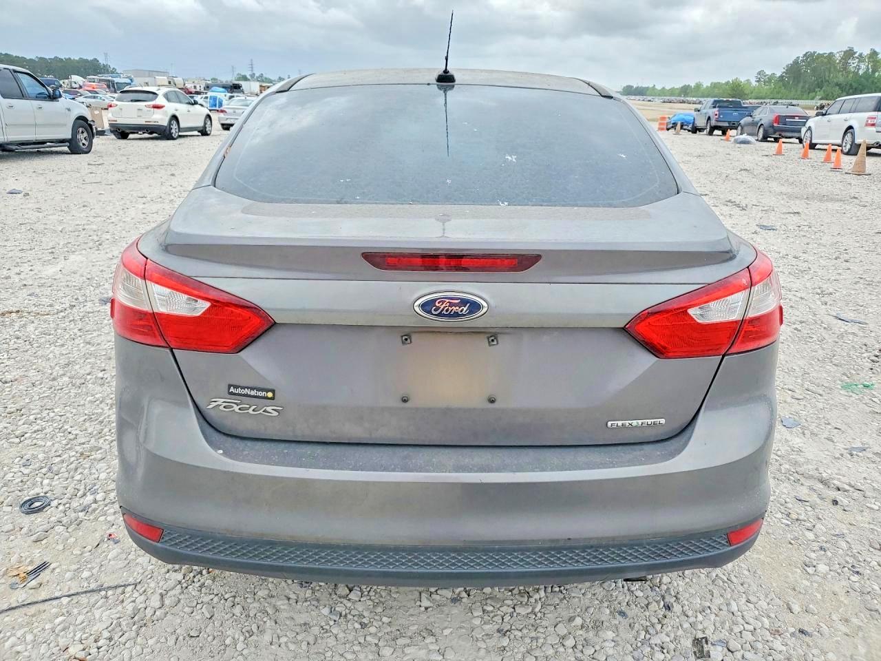 2014 FORD FOCUS S photo 6