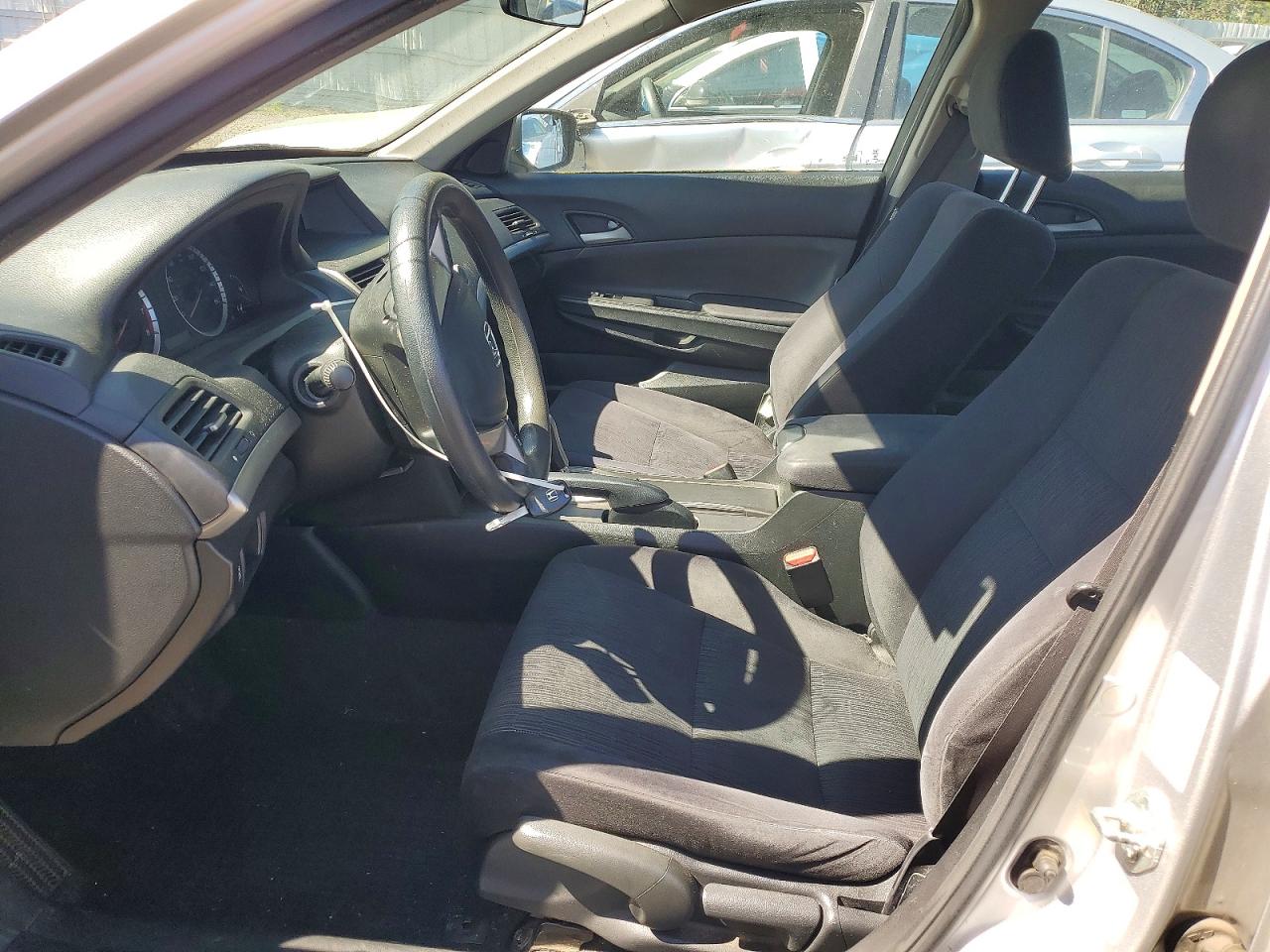 2012 HONDA ACCORD LX photo 7