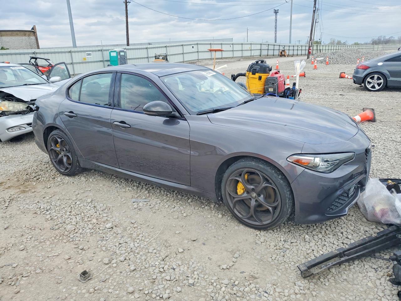 2019 ALFA ROMEO GIULIA photo 7