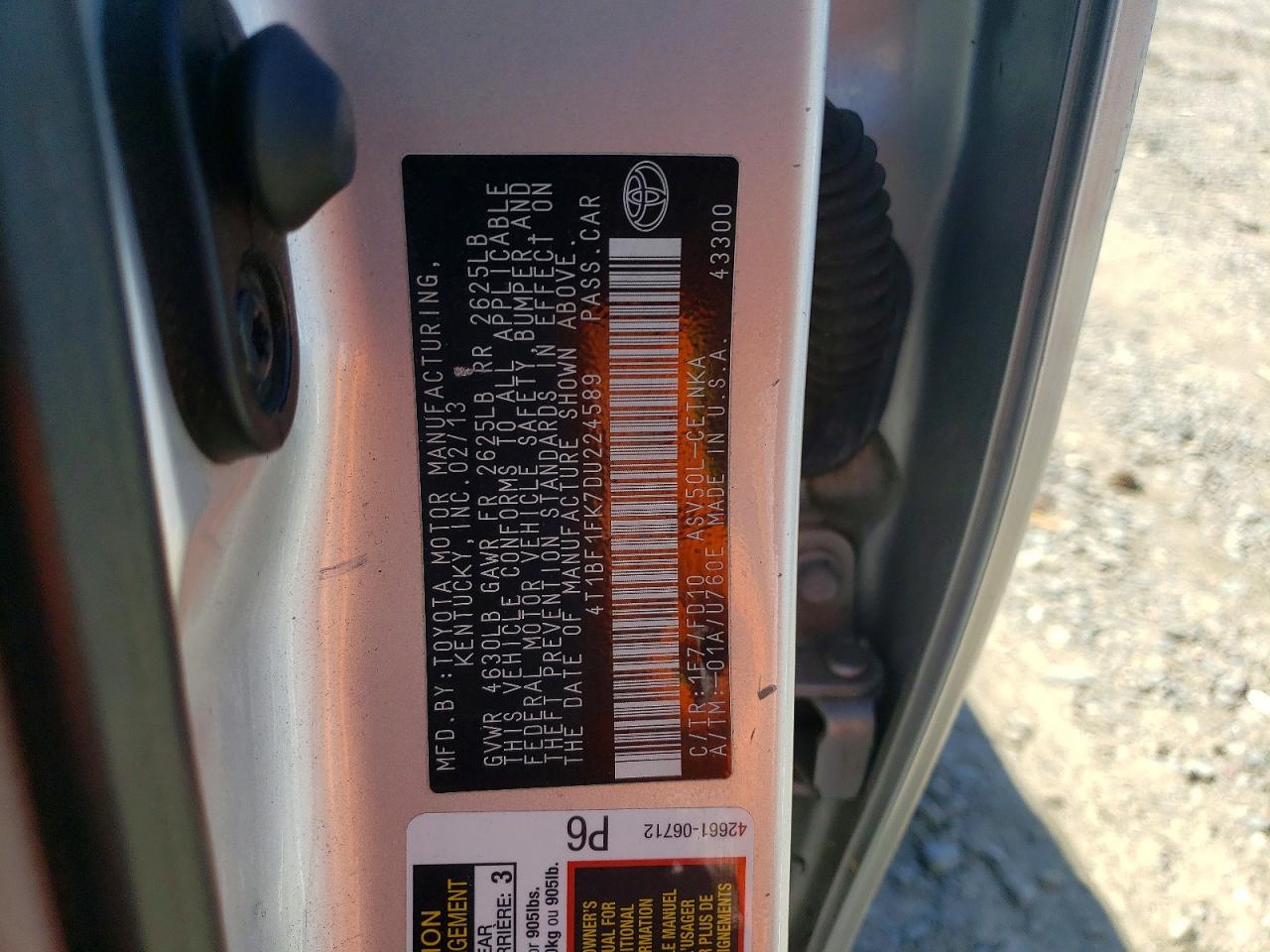 2013 TOYOTA CAMRY LE photo 25