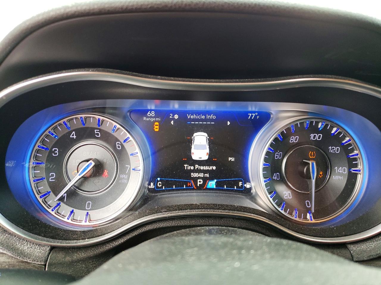 2018 CHRYSLER 300 TOURING photo 9