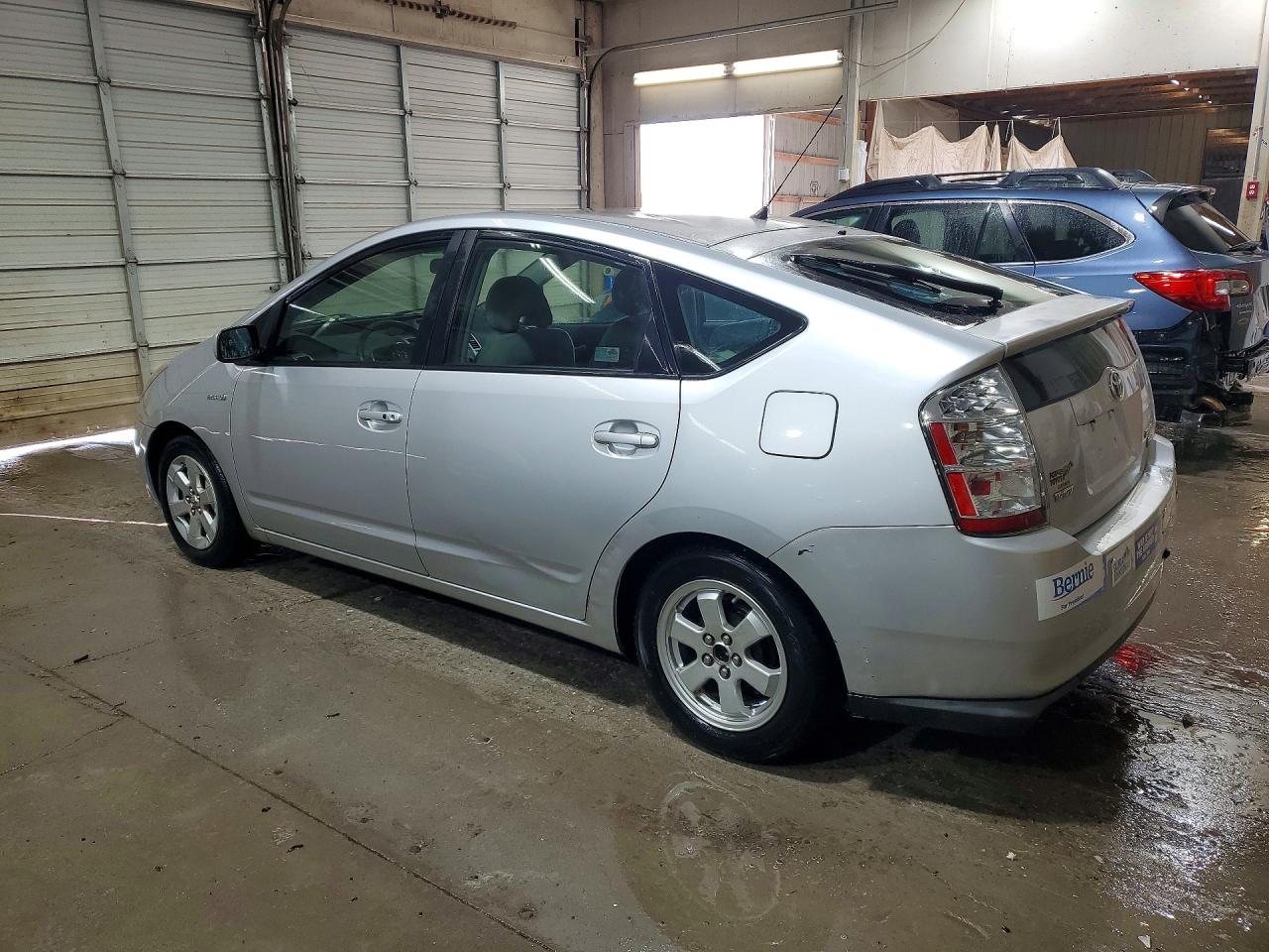 2009 TOYOTA PRIUS BASE photo 4