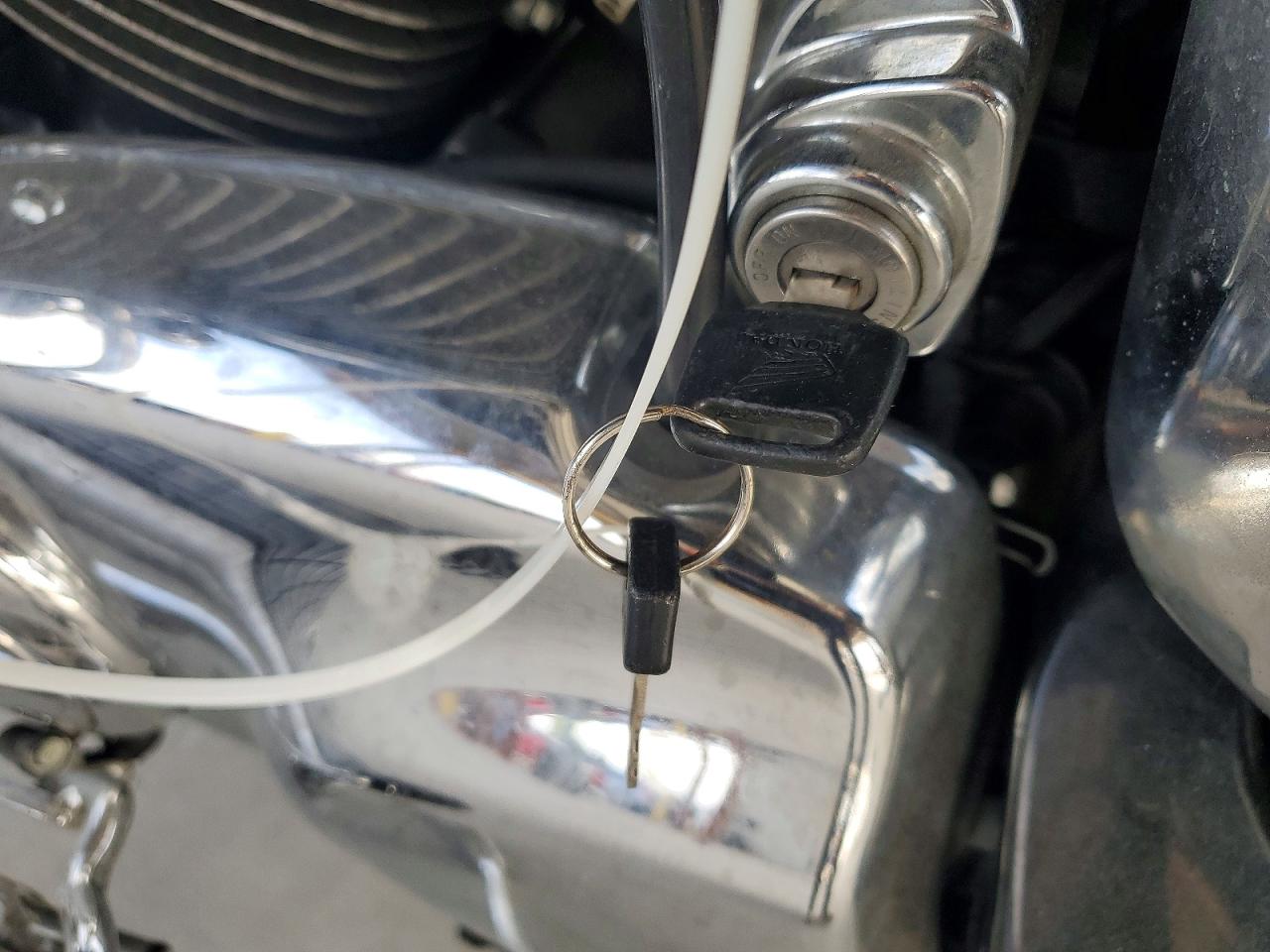2000 HONDA VT1100 C2 photo 22