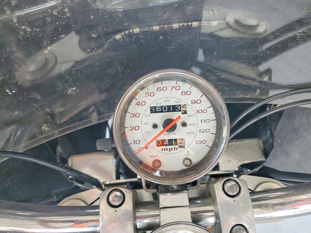 2000 HONDA VT1100 C2 photo 19