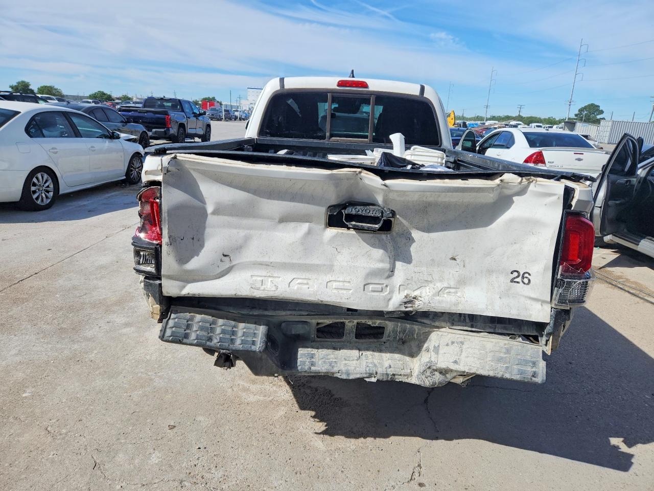 2019 TOYOTA TACOMA SR photo 16