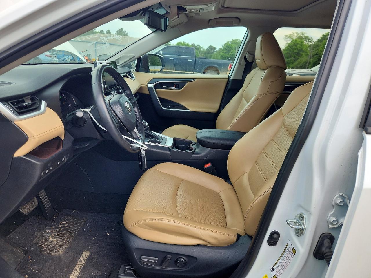 2019 TOYOTA RAV4 LIMITED photo 13