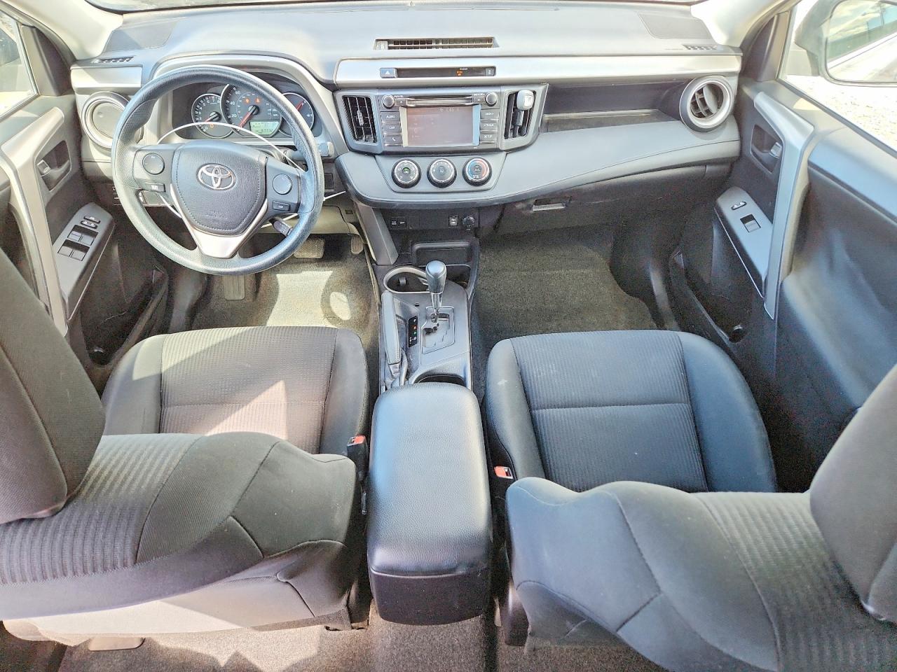 2016 TOYOTA RAV4 LE photo 8