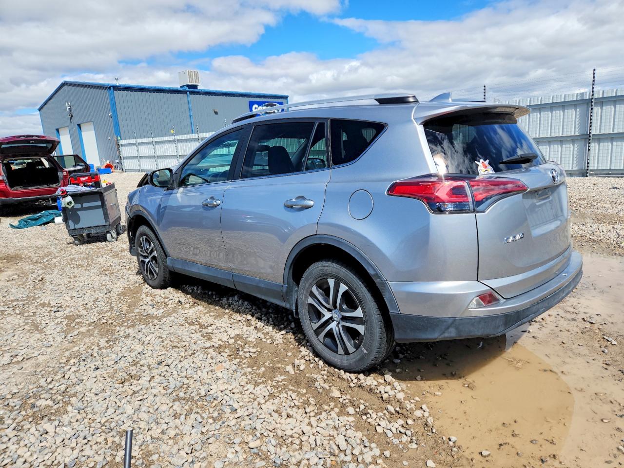 2016 TOYOTA RAV4 LE photo 2