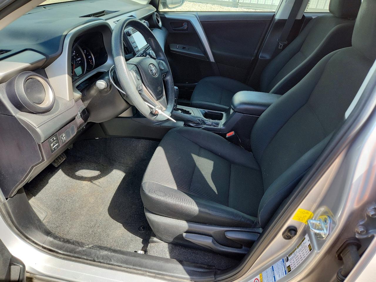 2016 TOYOTA RAV4 LE photo 7