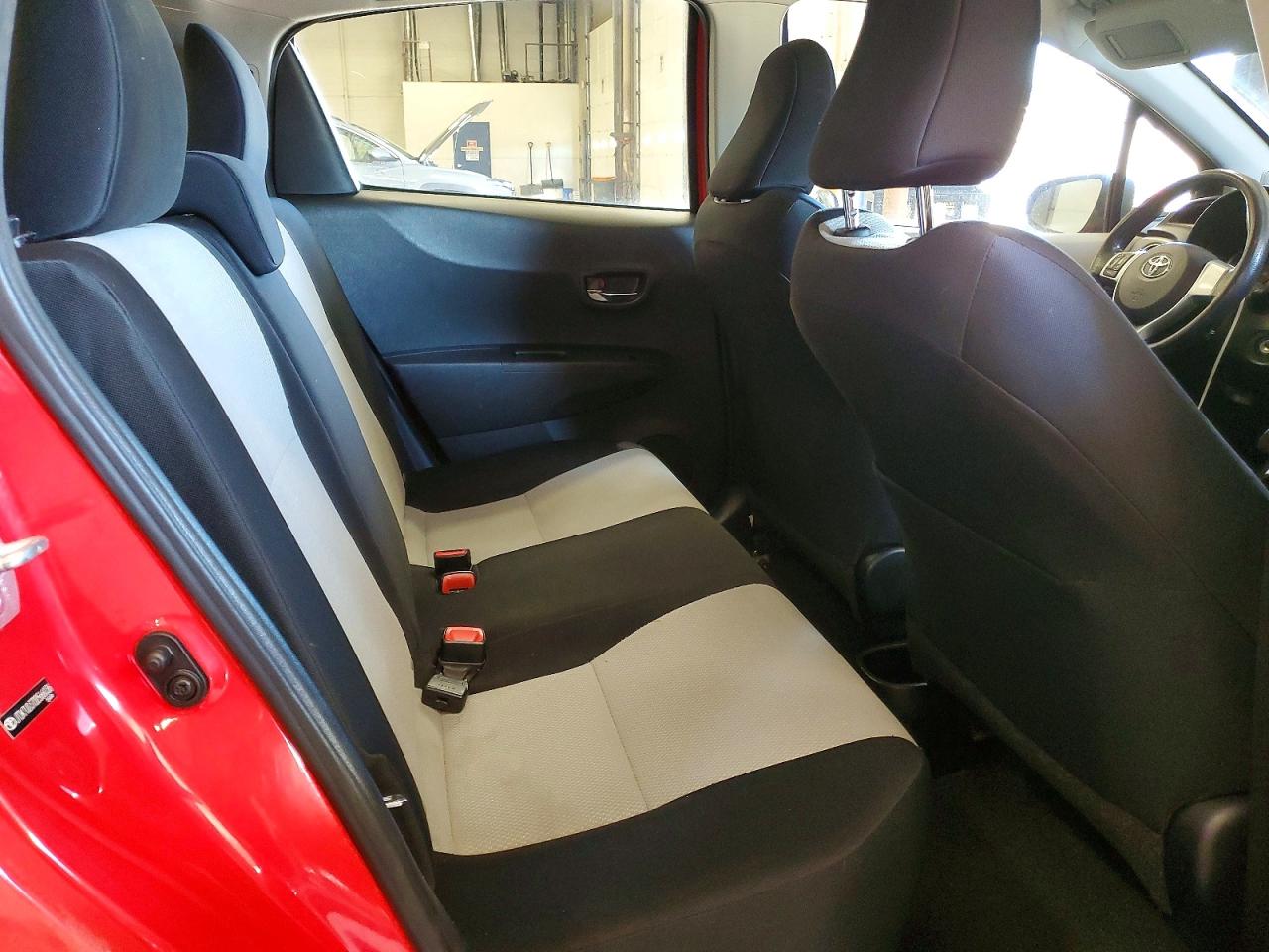 2013 TOYOTA YARIS photo 28