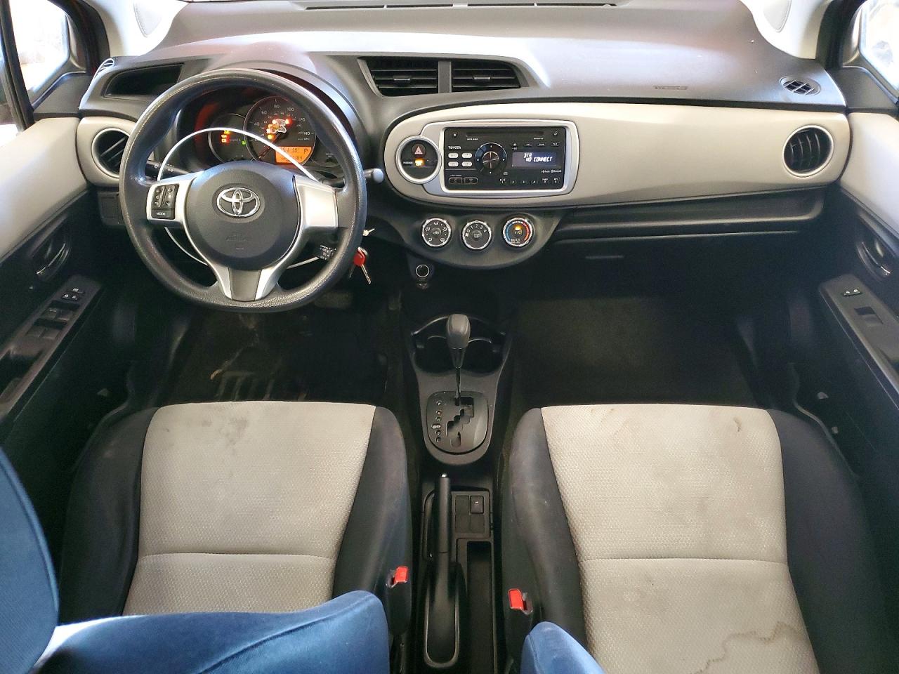 2013 TOYOTA YARIS photo 22