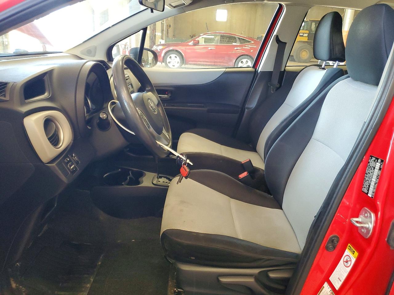 2013 TOYOTA YARIS photo 19