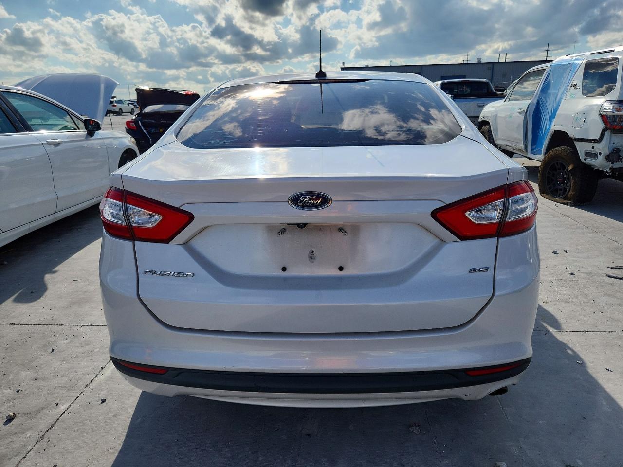 2016 FORD FUSION SE photo 16