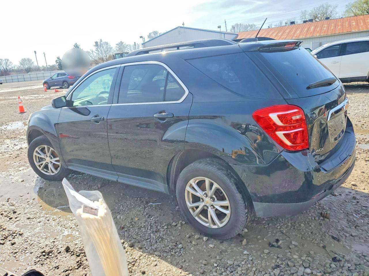 2017 CHEVROLET EQUINOX LT photo 2