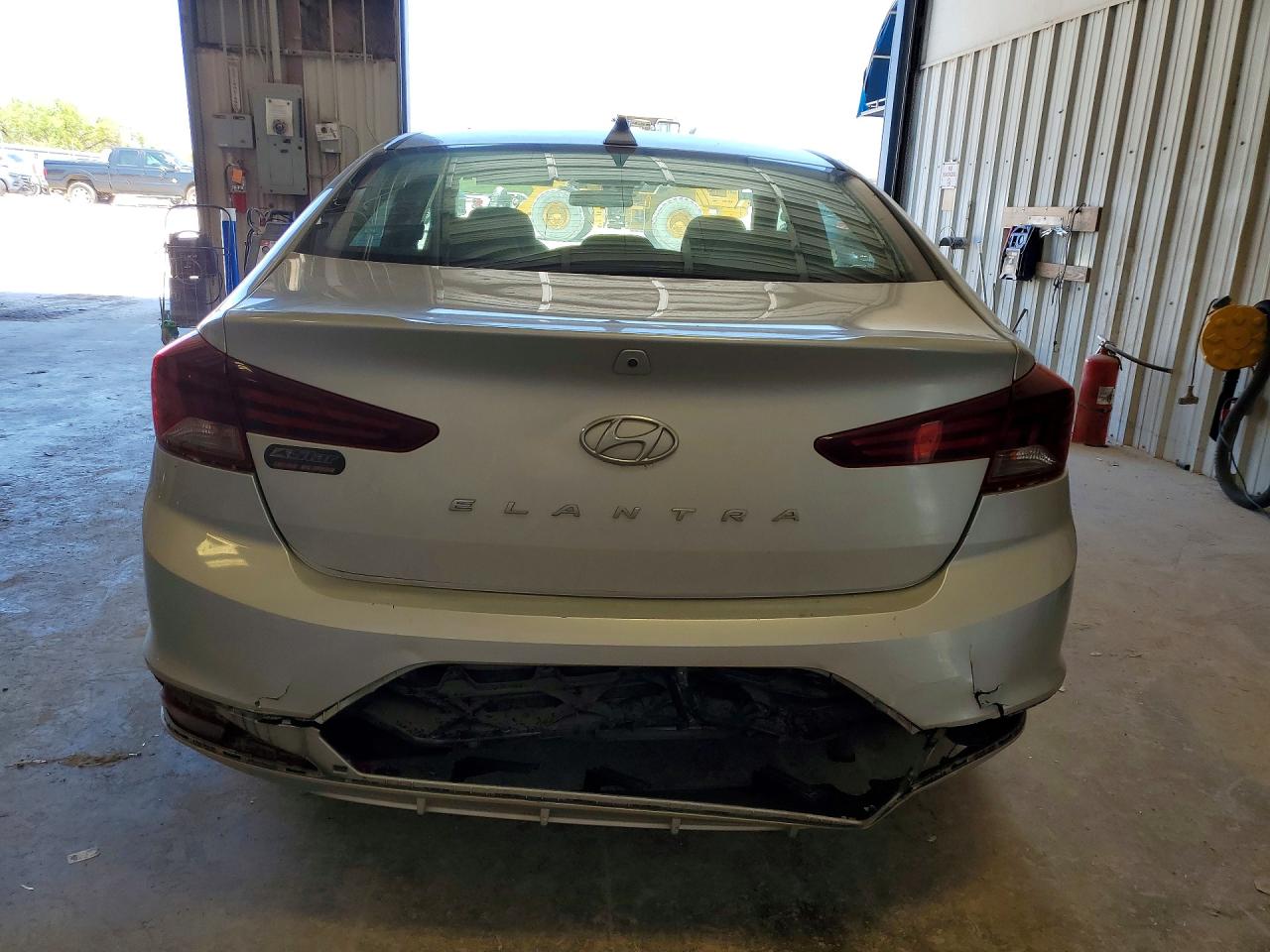 2019 HYUNDAI ELANTRA SEL photo 16